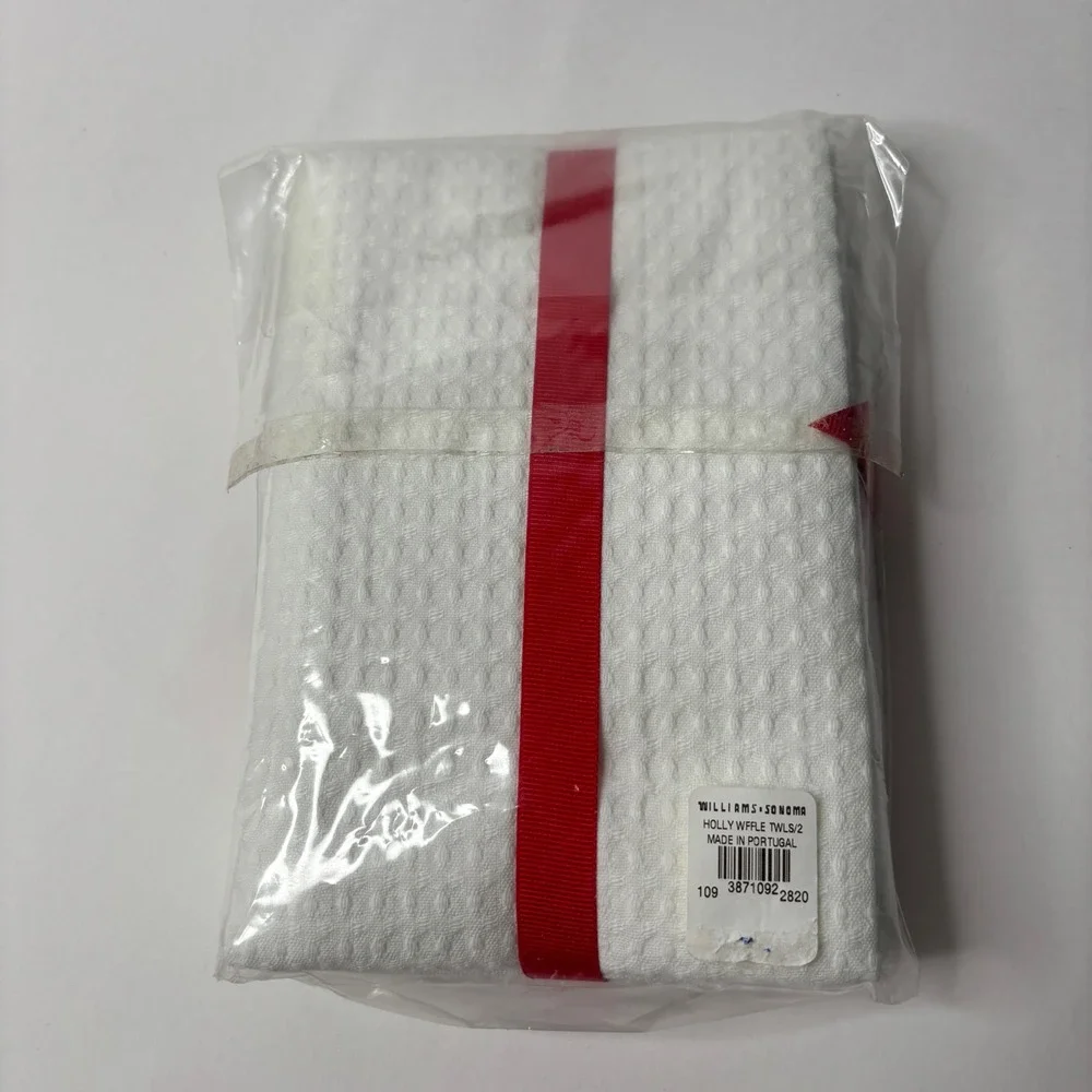 Williams Sonoma Holly Waffle Weave Kitchen Towels Set of 2 White Red Green New